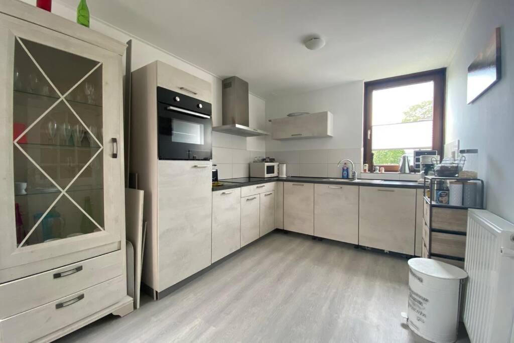 Traumhaftes Geraeumiges Ferienhaus In Meernaehe Bruinisse Exterior foto